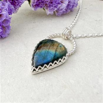 Labradorite Gemstone Silver Necklace - thumbnail 3