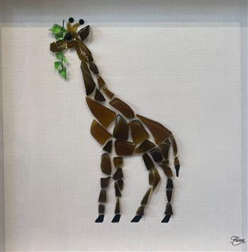 Seaglass Giraffe - thumbnail 2