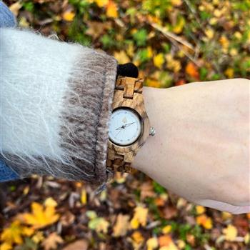 The Pine: Wood Watch for Women - thumbnail 5