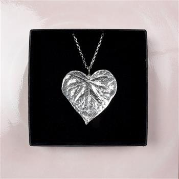 Heart Leaf Pewter Necklace - thumbnail 3