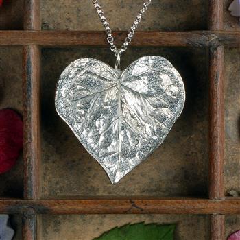 Heart Leaf Pewter Necklace - thumbnail 4